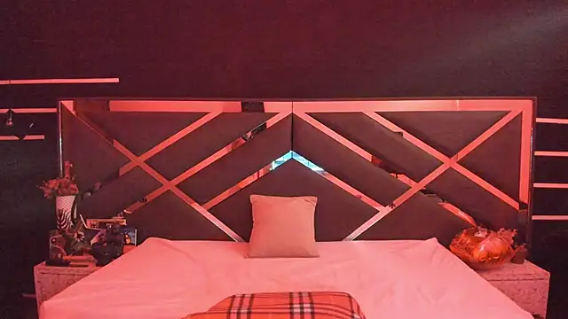 Snapshot of SexyNaf chatting on 09.23.25 SexyNaf online show from 09.23.25