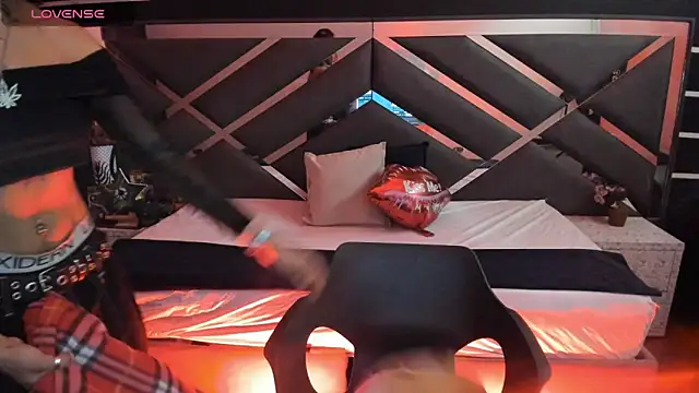 Snapshot of SexyNaf chatting on 09.24.25 SexyNaf online show from 09.24.25