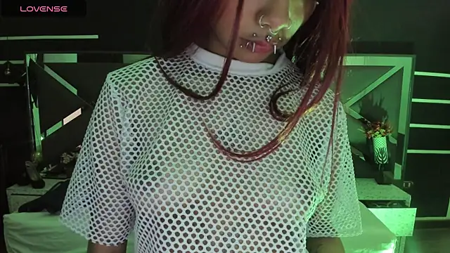 Snapshot of SexyNaf chatting on 10.04.25 SexyNaf online show from 10.04.25