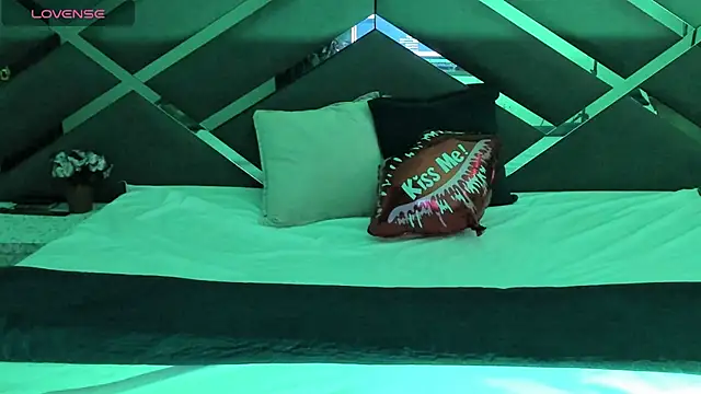 Snapshot of SexyNaf chatting on 10.07.25 SexyNaf online show from 10.07.25