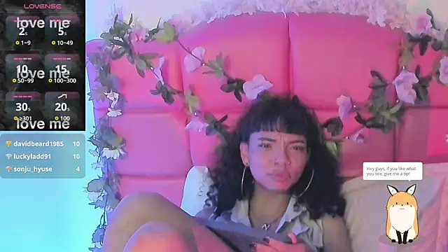 Snapshot of SexyNaf chatting on 10.28.25 SexyNaf online show from 10.28.25