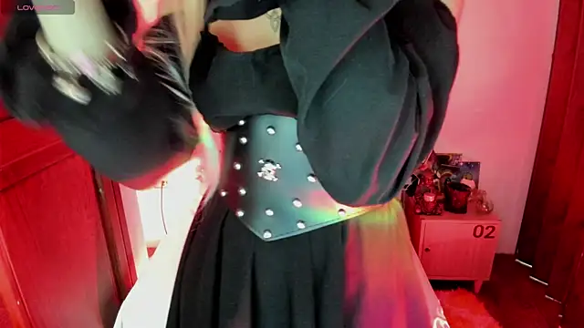 Snapshot of SexyNaf chatting on 10.28.25 SexyNaf online show from 10.28.25