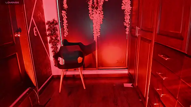 Snapshot of SexyNaf chatting on 11.04.25 SexyNaf online show from 11.04.25