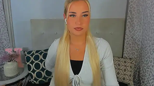 Snapshot of KristyHoney chatting on 06.06.26 KristyHoney online show from 06.06.26