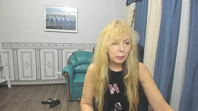 Snapshot of Anna_Diax chatting on 03.10.25 Anna Diax online show from 03.10.25