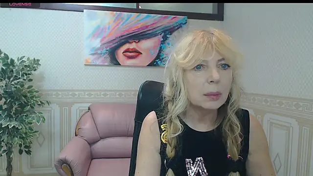 Snapshot of Anna_Diax chatting on 03.17.25 Anna Diax online show from 03.17.25