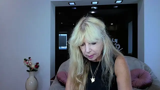 Snapshot of Anna_Diax chatting on 09.09.25 Anna Diax online show from 09.09.25