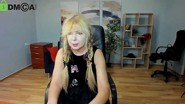 Snapshot of Anna_Diax chatting on 11.11.25 Anna Diax online show from 11.11.25