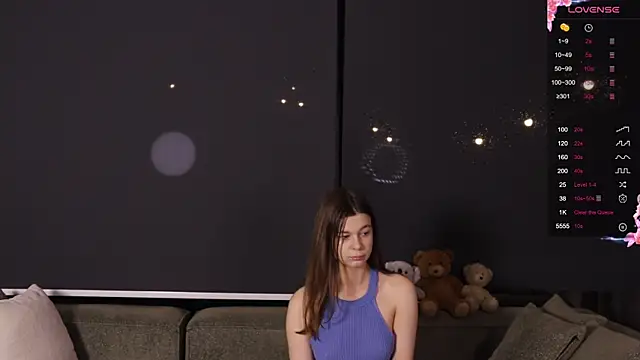 AnnaSiren online show from 12.18.24