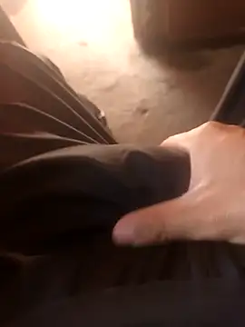 Snapshot of ElBati492 chatting on 10.06.25 ElBati492 online show from 10.06.25