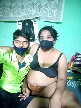 Snapshot of Group_Of_Lust chatting on 04.13.26 Group Of Lust online show from 04.13.26