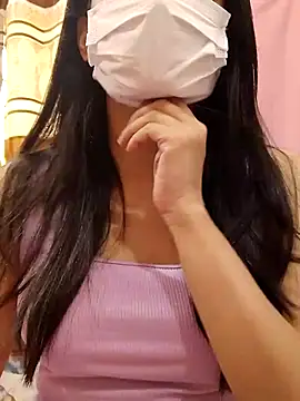 Snapshot of Mylovesana chatting on 03.19.25 Mylovesana online show from 03.19.25