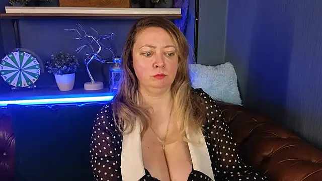 JesiaFoxi online show from 01.04.25