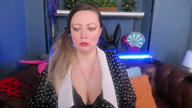 JesiaFoxi online show from 02.14.25