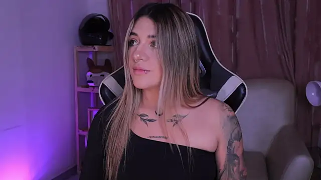 ashleyvalirya online show from 11.14.25