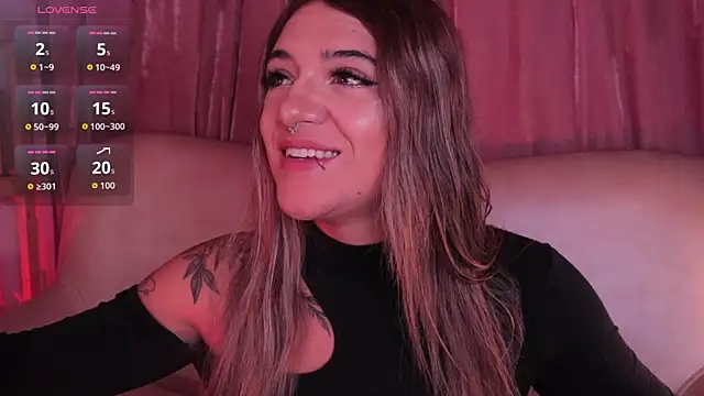 Snapshot of ashleyvalirya chatting on 01.16.26 ashleyvalirya online show from 01.16.26