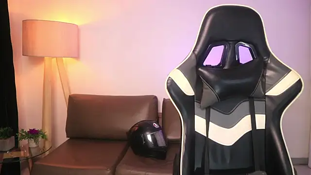 Snapshot of ashleyvalirya chatting on 02.13.26 ashleyvalirya online show from 02.13.26