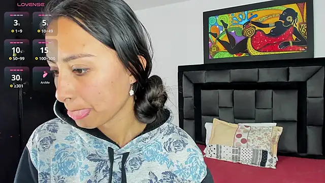 Snapshot of tatiana_valencia chatting on 02.05.25 tatiana valencia online show from 02.05.25