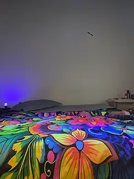 xMirana  online show from 11.30.25