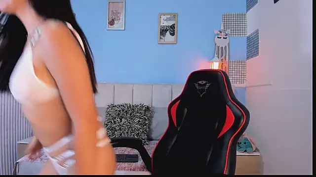 lyzzi smith01 online show from 01.20.25