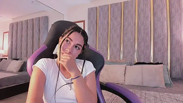 lyzzi smith01 online show from 02.25.25