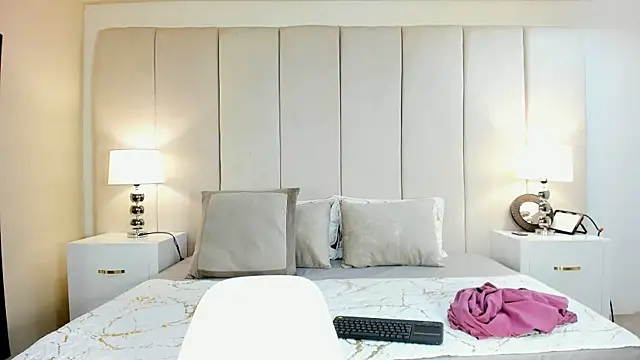 lyzzi smith01 online show from 02.25.25