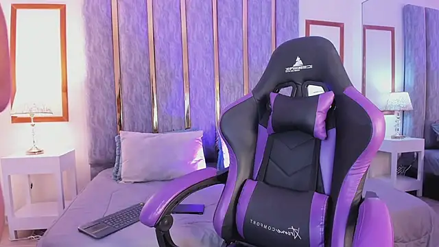 lyzzi smith01 online show from 03.04.25