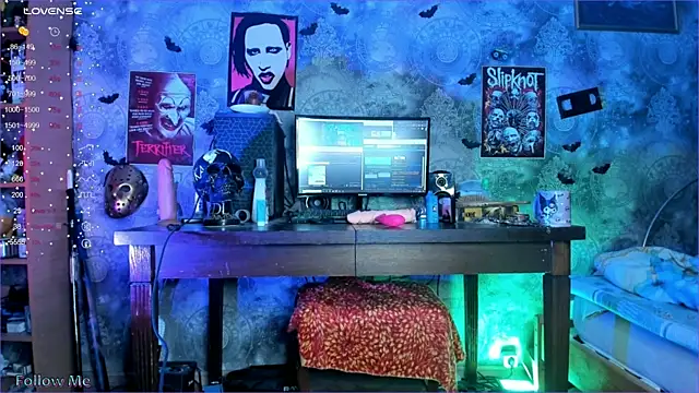 Snapshot of KuromiRacer_ chatting on 02.23.25 KuromiRacer  online show from 02.23.25