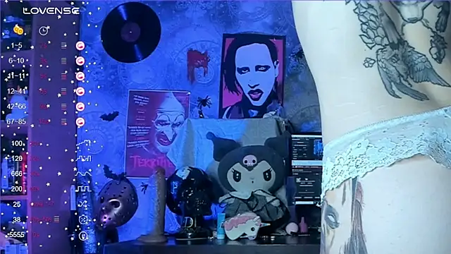 Snapshot of KuromiRacer_ chatting on 10.18.25 KuromiRacer  online show from 10.18.25