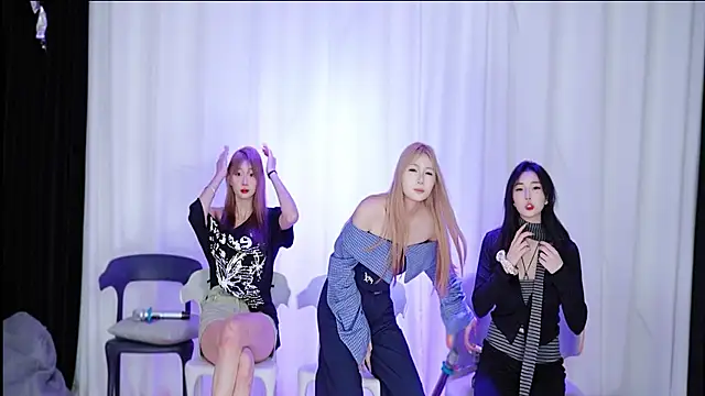 love 18  online show from 10.11.25