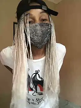 Snapshot of niccki3 chatting on 12.28.24 niccki3 online show from 12.28.24