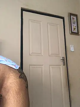 Snapshot of niccki3 chatting on 12.31.24 niccki3 online show from 12.31.24