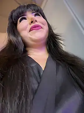 Alexa Miss online show from 10.24.25