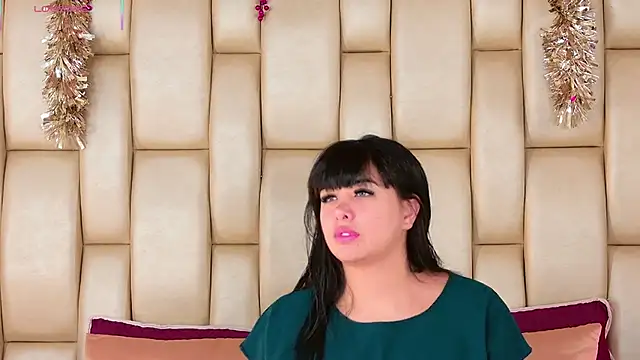 Alexa Miss online show from 12.14.25