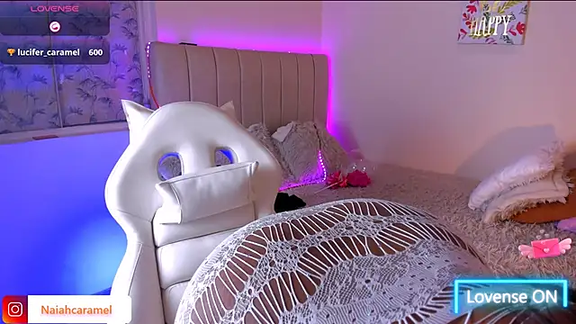 naiahcaramell online show from 03.15.25