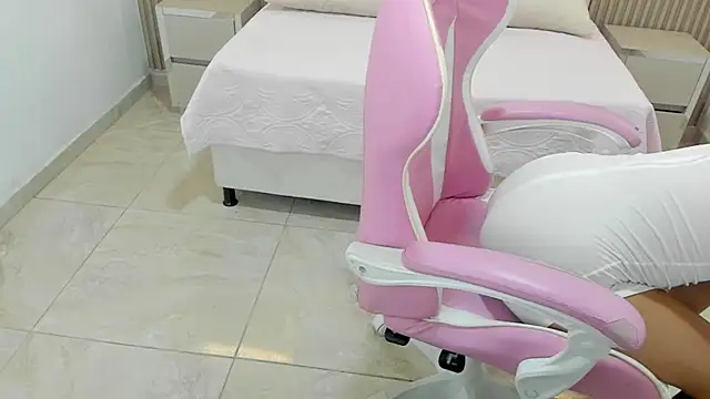 Snapshot of Hanaa_latif chatting on 01.24.25 Hanaa latif online show from 01.24.25