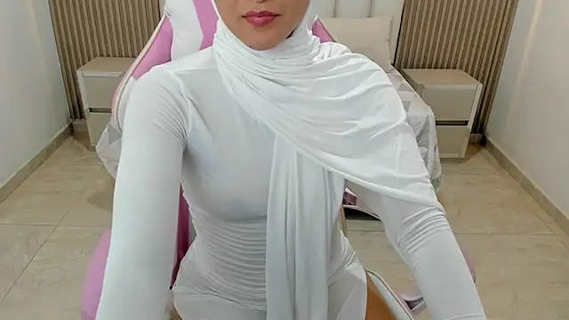 Snapshot of Hanaa_latif chatting on 02.03.25 Hanaa latif online show from 02.03.25