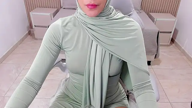 Snapshot of Hanaa_latif chatting on 02.20.25 Hanaa latif online show from 02.20.25