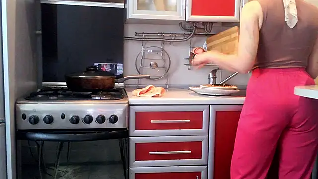 Kashtanka  online show from 10.18.25