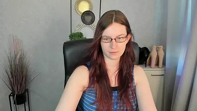 Snapshot of emmaxDelight chatting on 06.23.26 emmaxDelight online show from 06.23.26