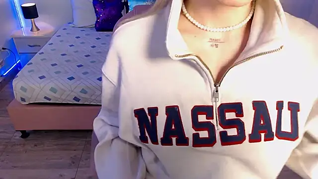 zoe jones13 online show from 02.20.26