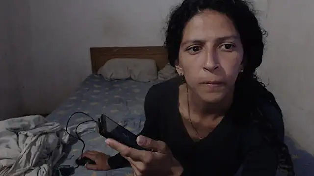 Snapshot of KateAndSimon chatting on 02.13.25 KateAndSimon online show from 02.13.25