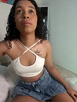 Snapshot of bella__honey chatting on 01.12.25 bella honey online show from 01.12.25