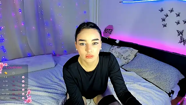 Snapshot of meg_foxy chatting on 01.21.25 meg foxy online show from 01.21.25