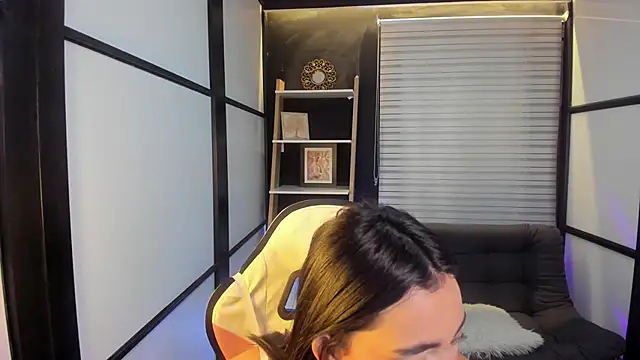 lilithTeen1  online show from 12.30.24