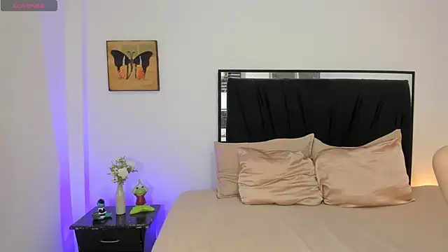 lilithTeen1  online show from 10.16.25