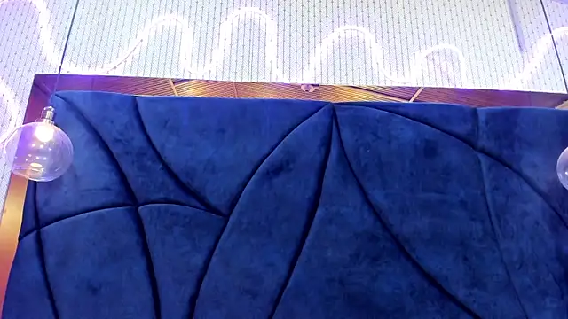 LARISSAEVANS online show from 03.12.25