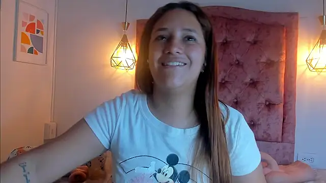 Snapshot of aprill21_ chatting on 12.03.24 aprill21 online show from 12.03.24