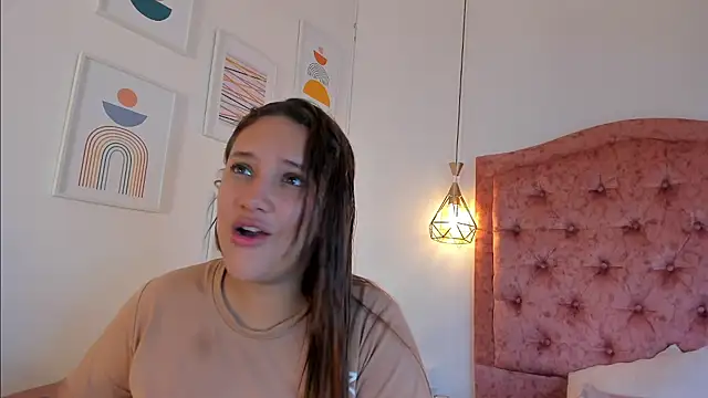 Snapshot of aprill21_ chatting on 12.07.24 aprill21 online show from 12.07.24