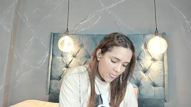 Snapshot of aprill21_ chatting on 12.14.24 aprill21 online show from 12.14.24